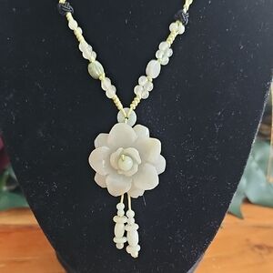 Elegant Fashion Jewelry Floral Pendant Necklace Adjustable